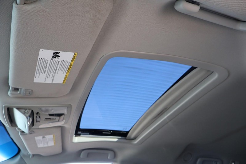 Toyota Sienna Vehicle Full-screen Gallery Image 37