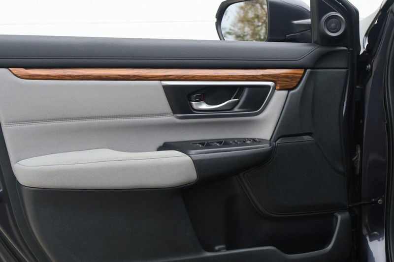 Honda CR-V Vehicle Full-screen Gallery Image 15