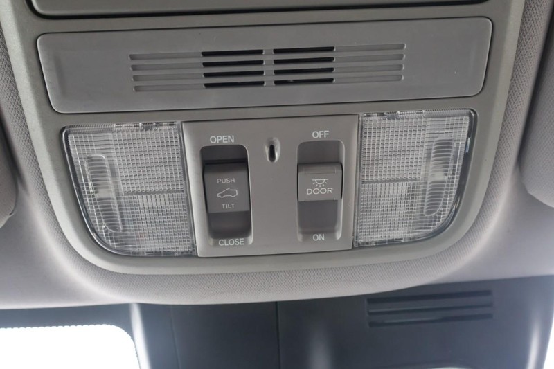 Honda CR-V Vehicle Full-screen Gallery Image 36