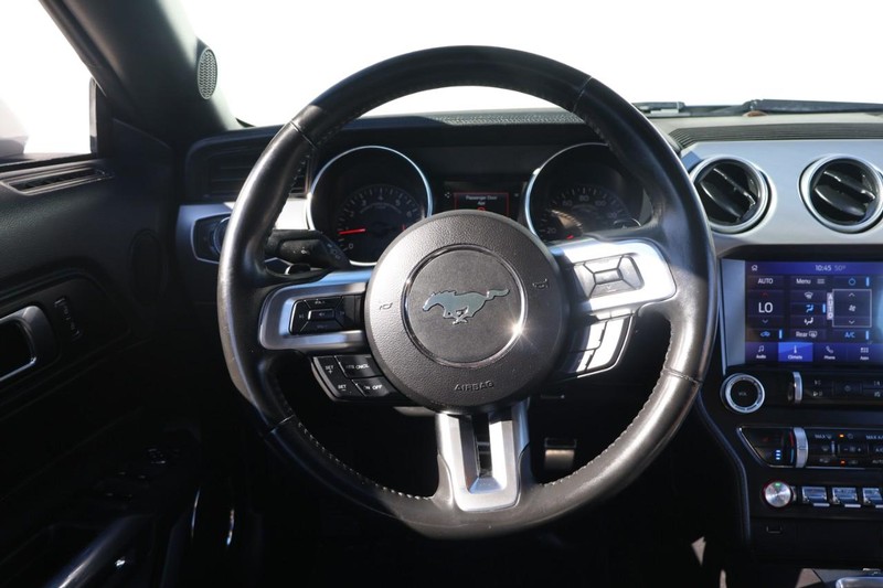 Ford Mustang Vehicle Full-screen Gallery Image 23