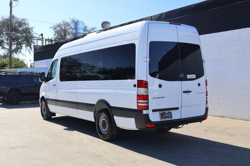 Mercedes-Benz Sprinter Passenger Vans Vehicle Full-screen Gallery Image 11