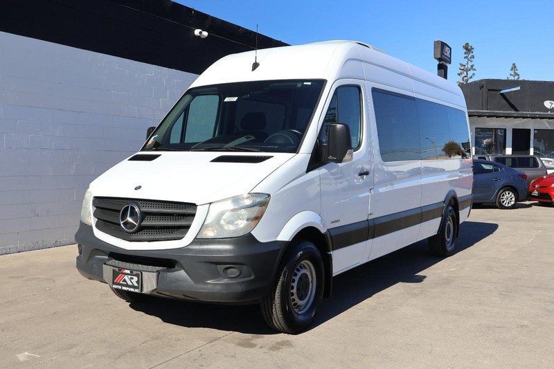 Mercedes-Benz Sprinter Passenger Vans Vehicle Full-screen Gallery Image 13