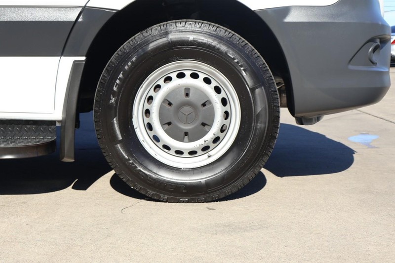 Mercedes-Benz Sprinter Passenger Vans Vehicle Full-screen Gallery Image 15