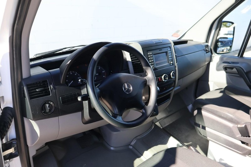 Mercedes-Benz Sprinter Passenger Vans Vehicle Full-screen Gallery Image 17