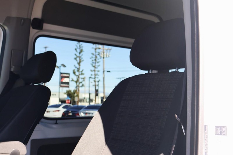 Mercedes-Benz Sprinter Passenger Vans Vehicle Full-screen Gallery Image 19