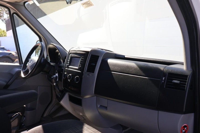Mercedes-Benz Sprinter Passenger Vans Vehicle Full-screen Gallery Image 20