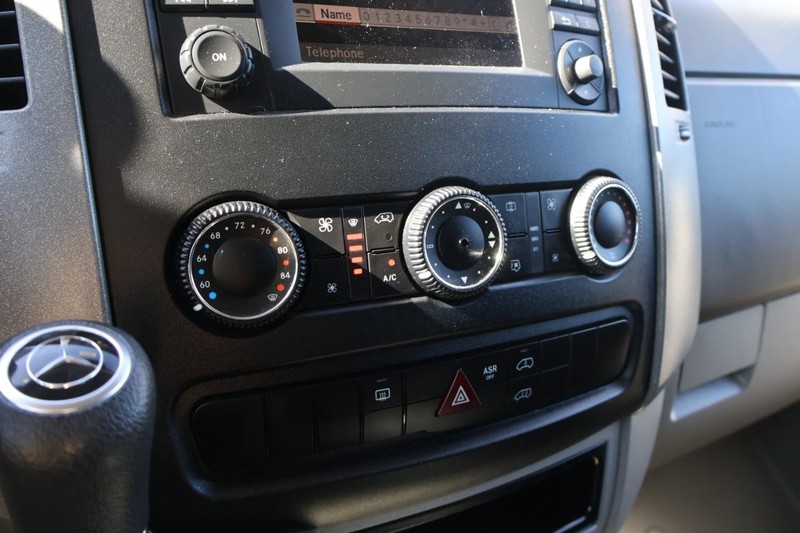 Mercedes-Benz Sprinter Passenger Vans Vehicle Full-screen Gallery Image 29
