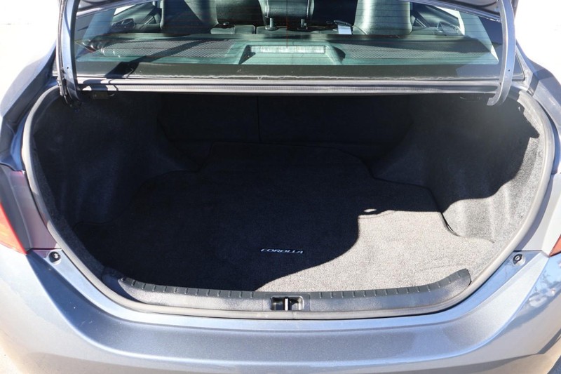 Toyota Corolla Vehicle Full-screen Gallery Image 08