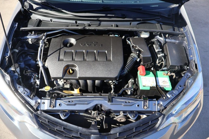 Toyota Corolla Vehicle Full-screen Gallery Image 12