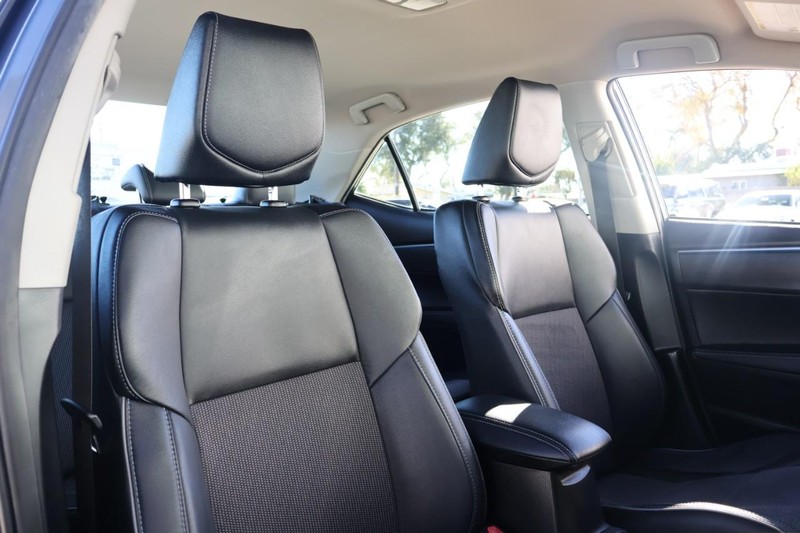 Toyota Corolla Vehicle Full-screen Gallery Image 20