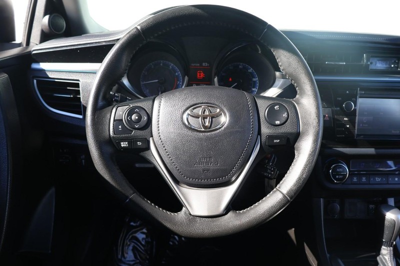 Toyota Corolla Vehicle Full-screen Gallery Image 24