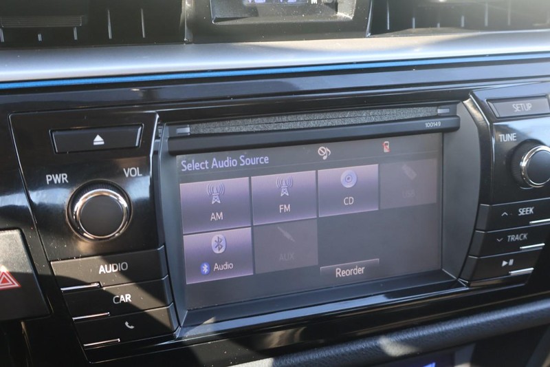 Toyota Corolla Vehicle Full-screen Gallery Image 29