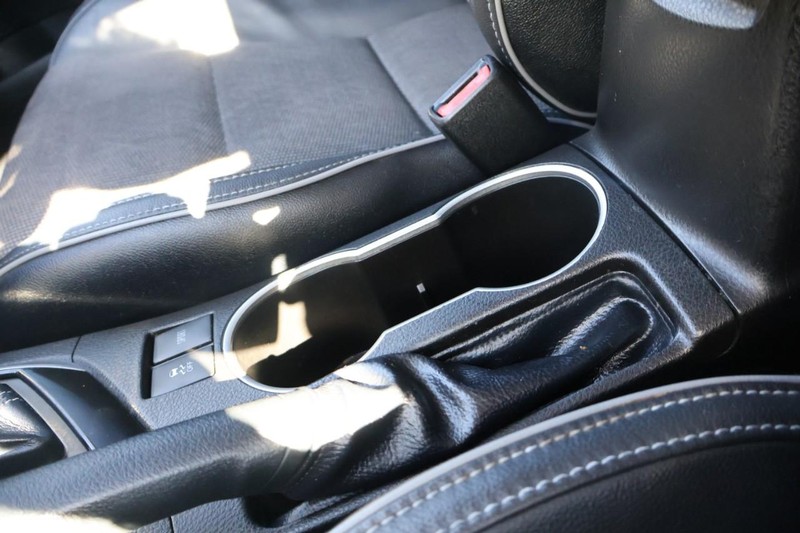 Toyota Corolla Vehicle Full-screen Gallery Image 33