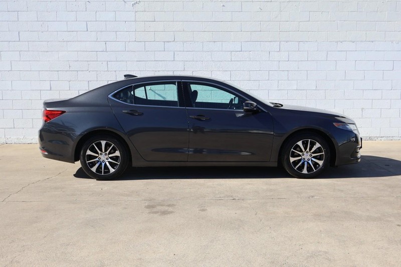 Acura TLX Vehicle Full-screen Gallery Image 04