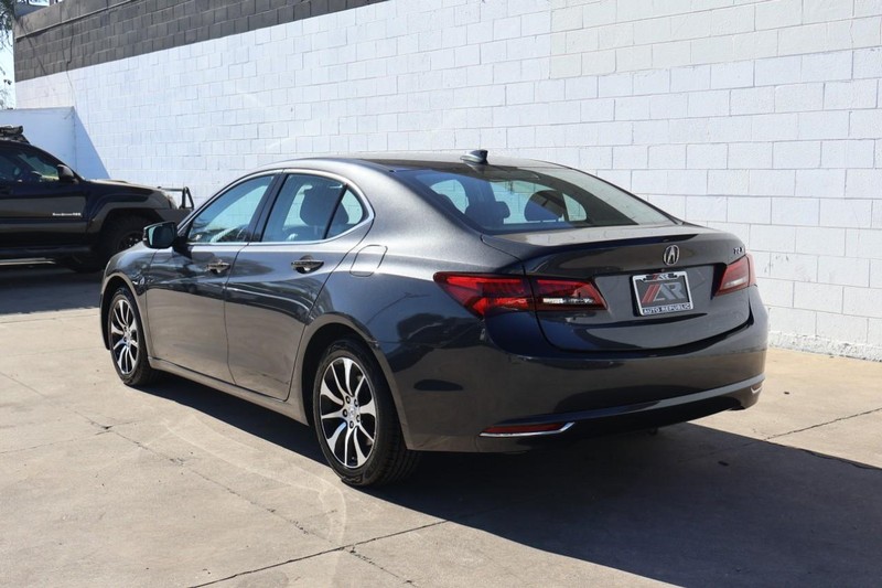 Acura TLX Vehicle Full-screen Gallery Image 08