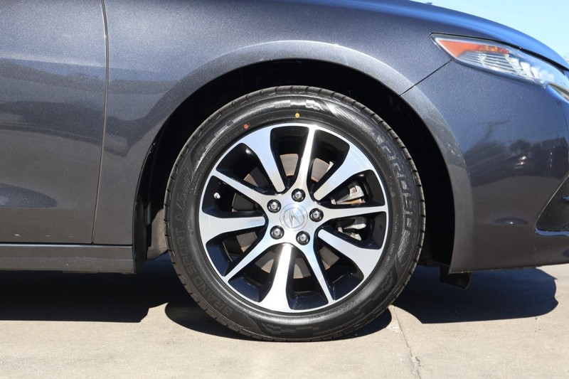 Acura TLX Vehicle Full-screen Gallery Image 12