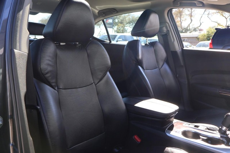 Acura TLX Vehicle Full-screen Gallery Image 19