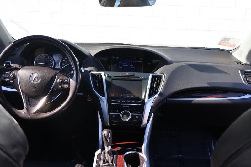 Acura TLX Vehicle Full-screen Gallery Image 22