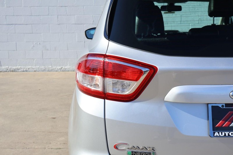 Ford C-Max Energi Vehicle Full-screen Gallery Image 07