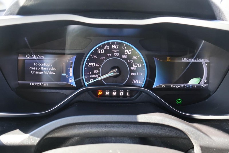 Ford C-Max Energi Vehicle Full-screen Gallery Image 24