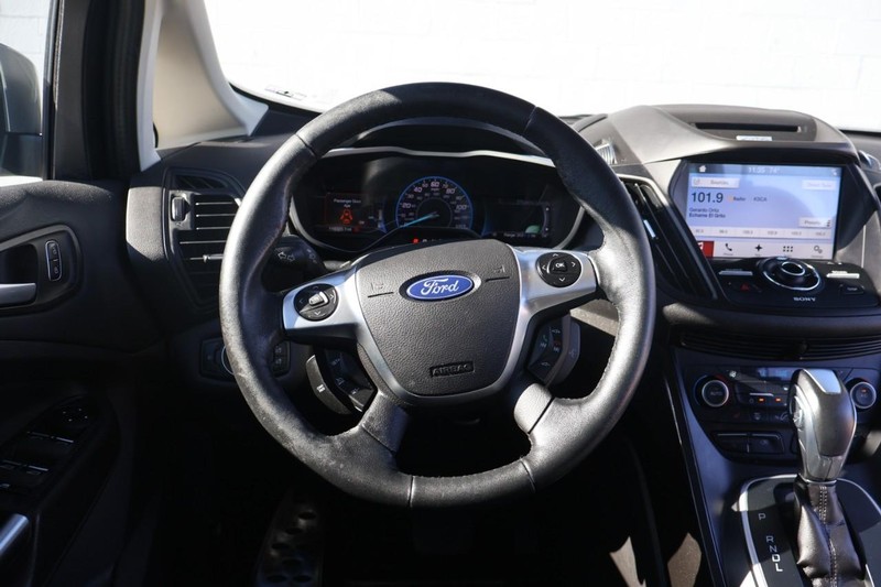 Ford C-Max Energi Vehicle Full-screen Gallery Image 25