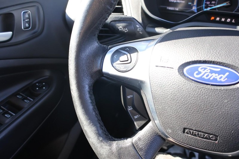 Ford C-Max Energi Vehicle Full-screen Gallery Image 26