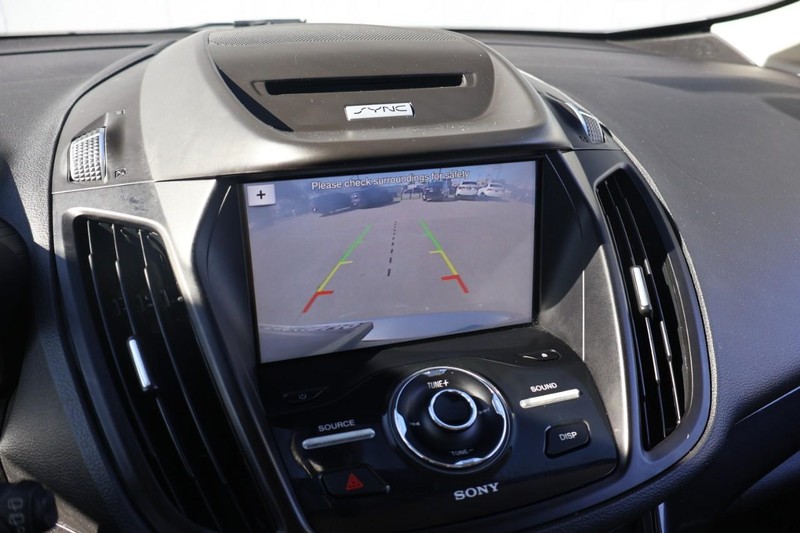 Ford C-Max Energi Vehicle Full-screen Gallery Image 30