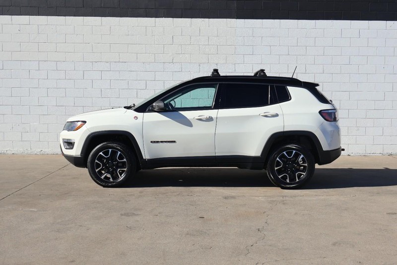 Jeep Compass Vehicle Full-screen Gallery Image 10