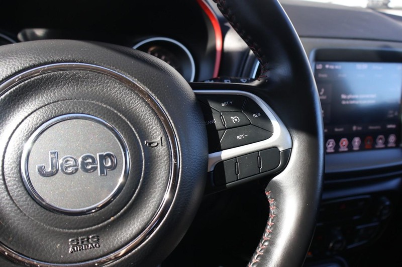 Jeep Compass Vehicle Full-screen Gallery Image 27