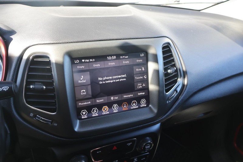 Jeep Compass Vehicle Full-screen Gallery Image 29