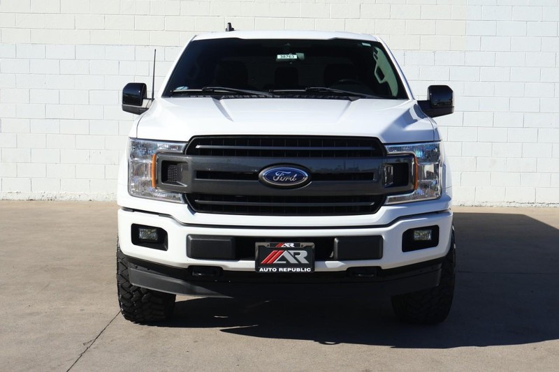 Ford F-150 Vehicle Full-screen Gallery Image 02