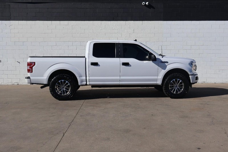 Ford F-150 Vehicle Full-screen Gallery Image 04