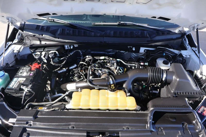 Ford F-150 Vehicle Full-screen Gallery Image 12