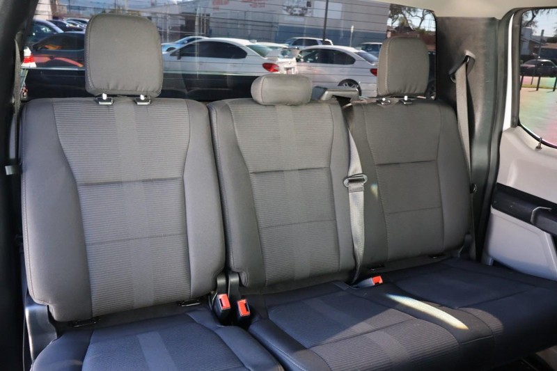 Ford F-150 Vehicle Full-screen Gallery Image 21