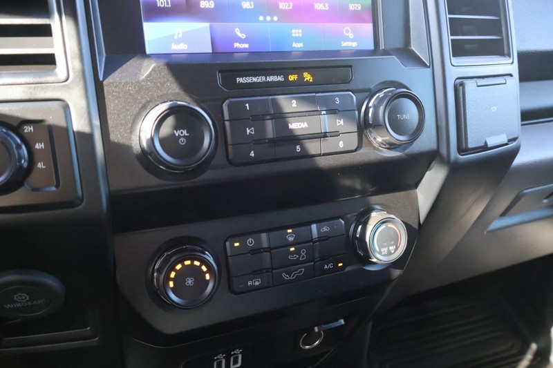 Ford F-150 Vehicle Full-screen Gallery Image 30