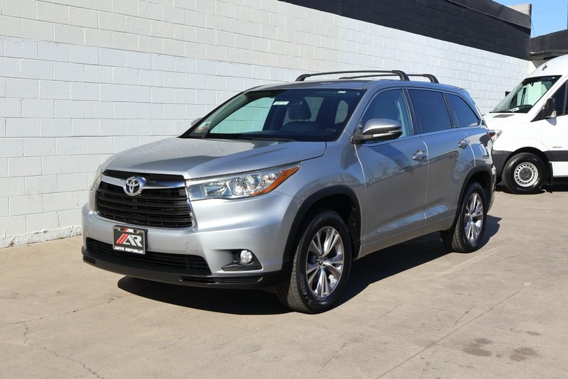 Toyota Highlander Vehicle Full-screen Gallery Image 12