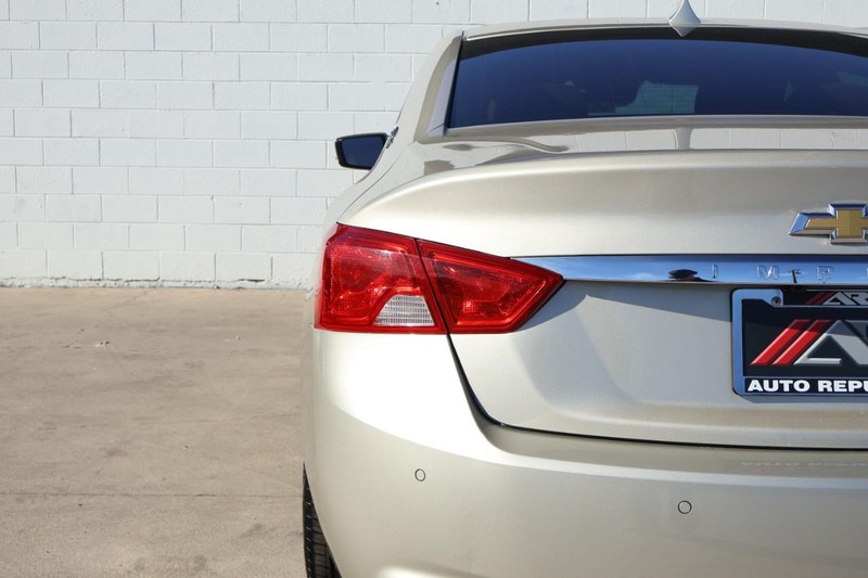 Chevrolet Impala Vehicle Full-screen Gallery Image 07