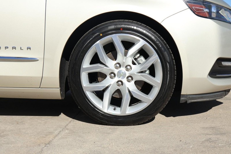 Chevrolet Impala Vehicle Full-screen Gallery Image 13