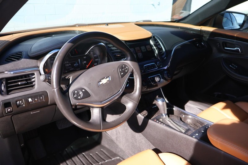 Chevrolet Impala Vehicle Full-screen Gallery Image 16