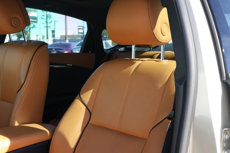 Chevrolet Impala Vehicle Full-screen Gallery Image 18