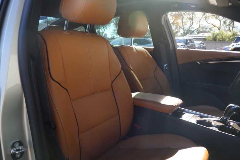 Chevrolet Impala Vehicle Full-screen Gallery Image 20