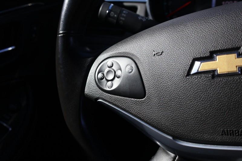 Chevrolet Impala Vehicle Full-screen Gallery Image 26