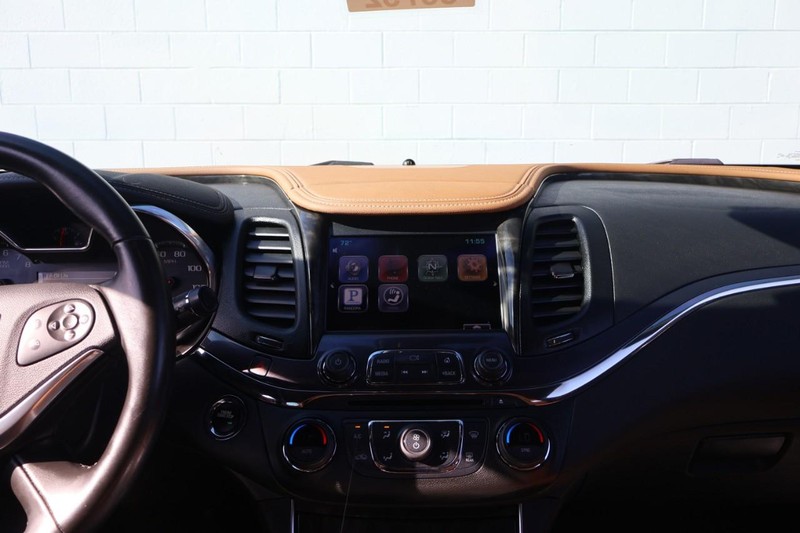 Chevrolet Impala Vehicle Full-screen Gallery Image 29