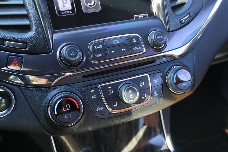 Chevrolet Impala Vehicle Full-screen Gallery Image 32