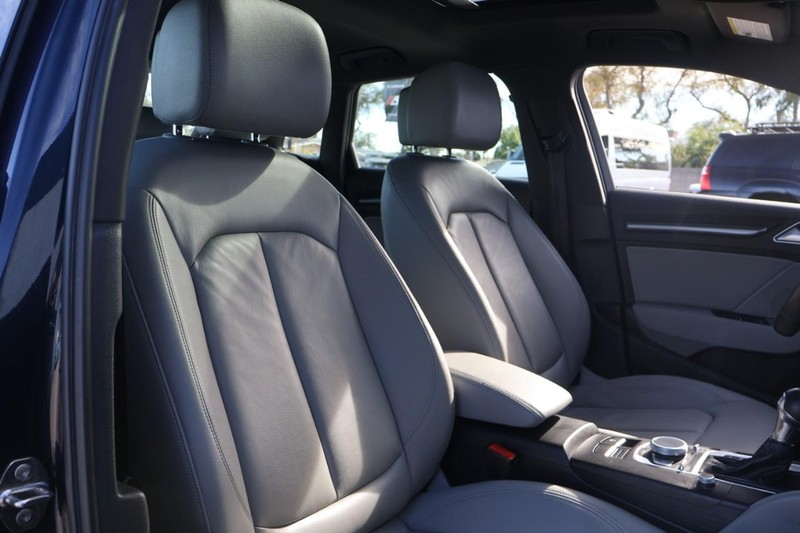 Audi A3 Sportback e-tron Vehicle Full-screen Gallery Image 20