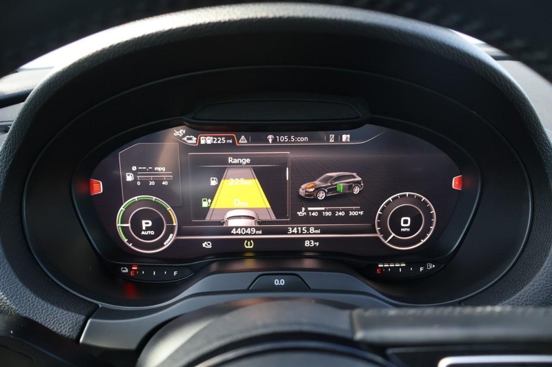 Audi A3 Sportback e-tron Vehicle Full-screen Gallery Image 24