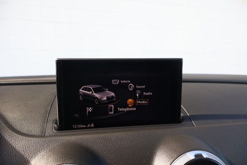 Audi A3 Sportback e-tron Vehicle Full-screen Gallery Image 29