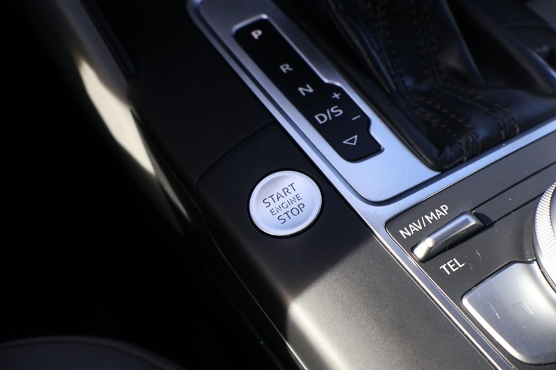 Audi A3 Sportback e-tron Vehicle Full-screen Gallery Image 34