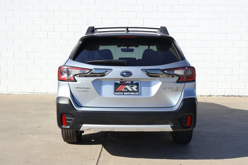 Subaru Outback Vehicle Full-screen Gallery Image 06