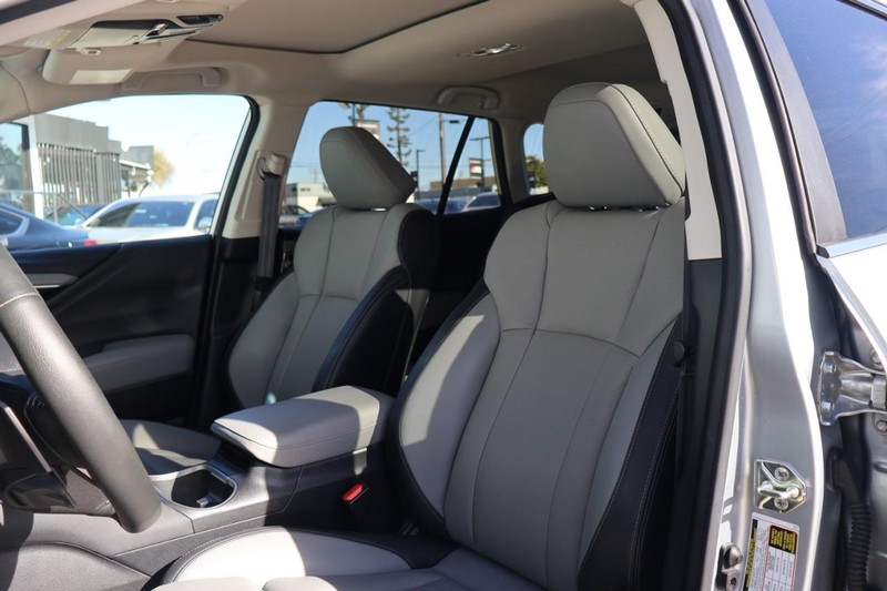 Subaru Outback Vehicle Full-screen Gallery Image 18